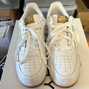 Mint condition air forces low